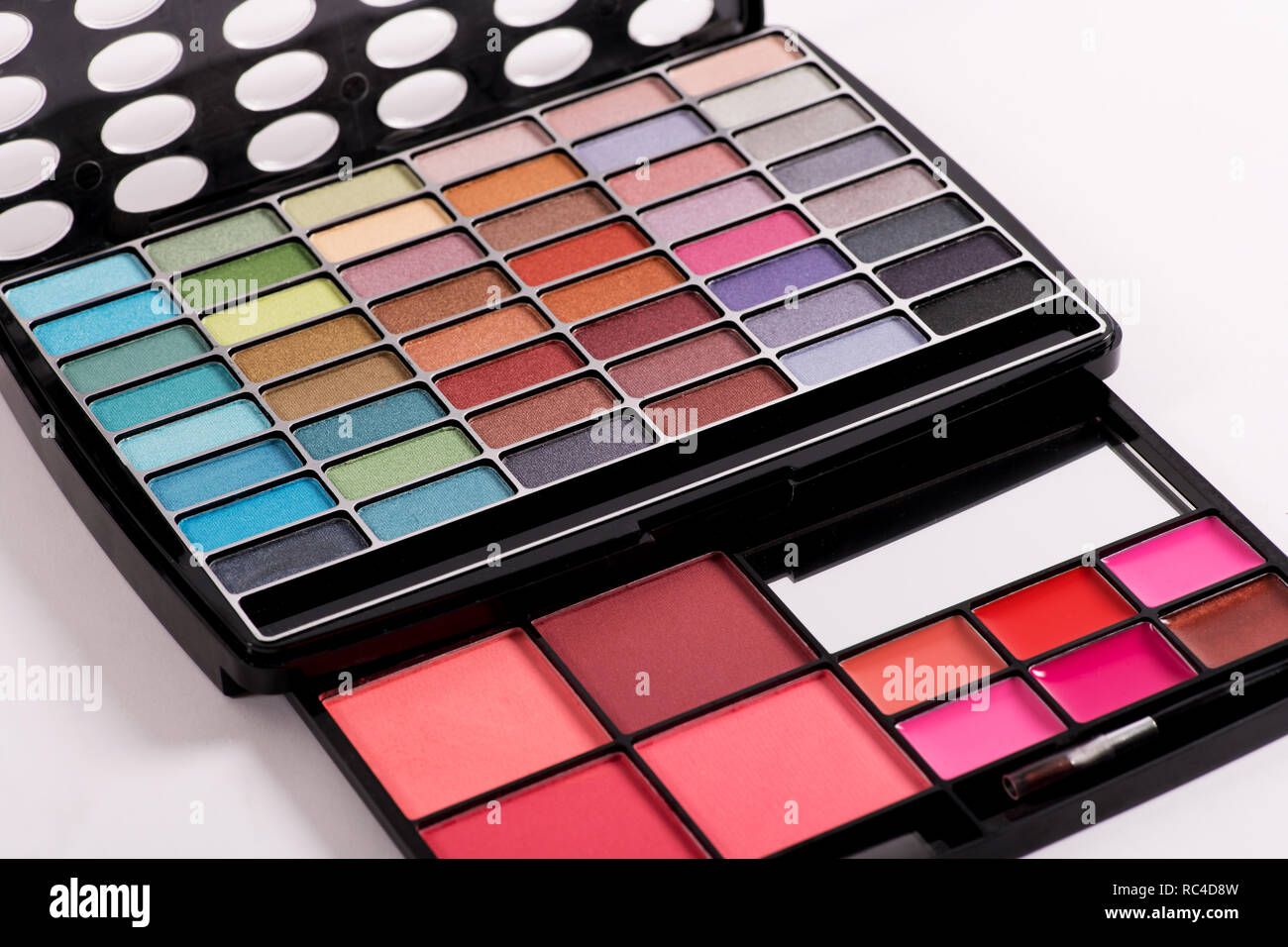 Set de maquillaje fotografías e imágenes de alta resolución - Alamy Set de maquillaje fotografías e imágenes de alta resolución - Alamy