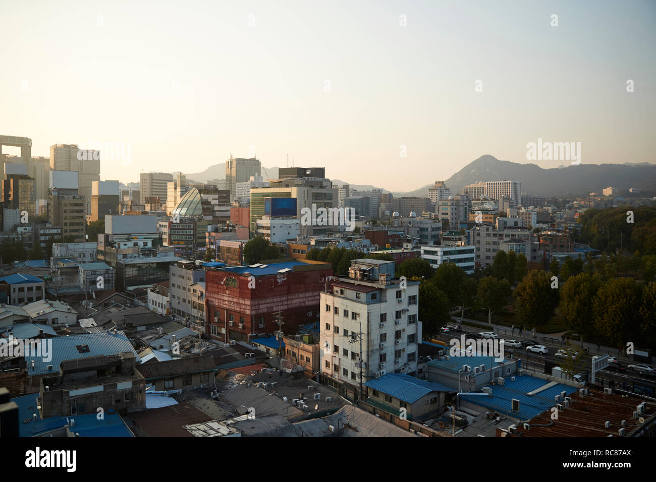 Paisaje urbano en horario diurno, Seúl, Corea del Sur Foto de stock