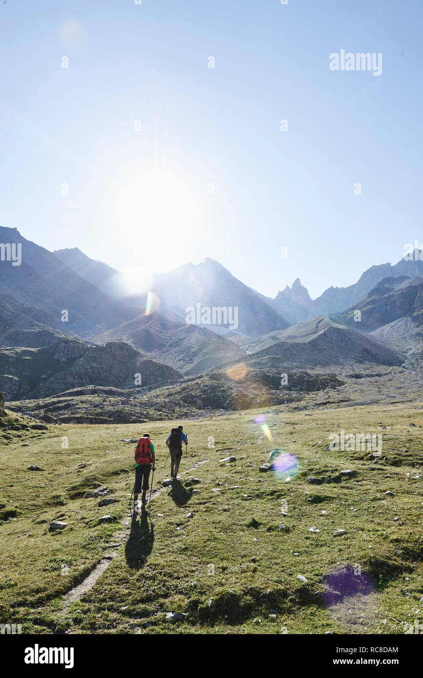 Excursionista amigos en Mont Cervin, Cervino, Valais, Suiza Foto de stock