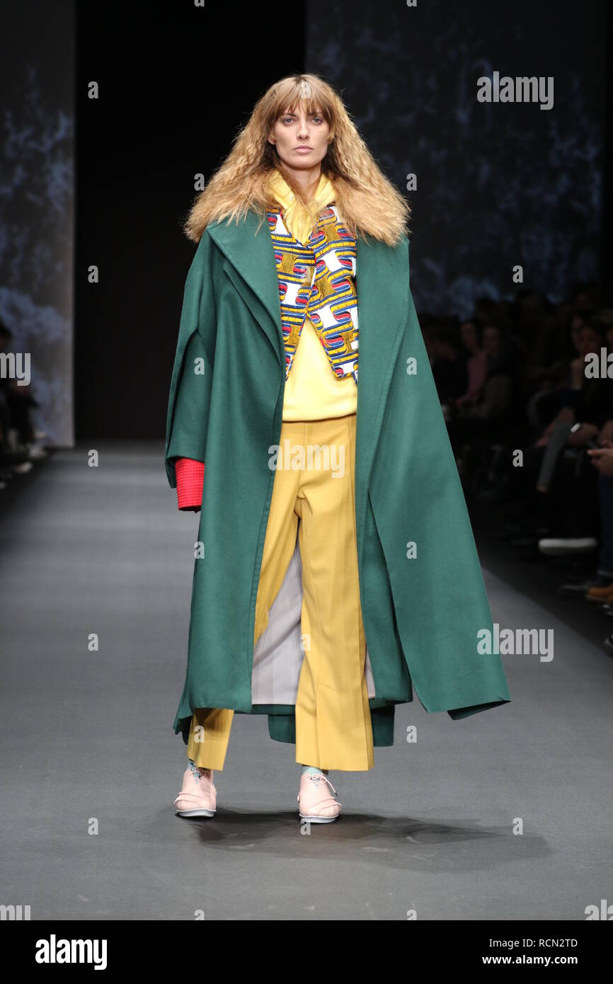 Berl n Alemania el 15 de enero de 2019 NEONYT Fashion Show en