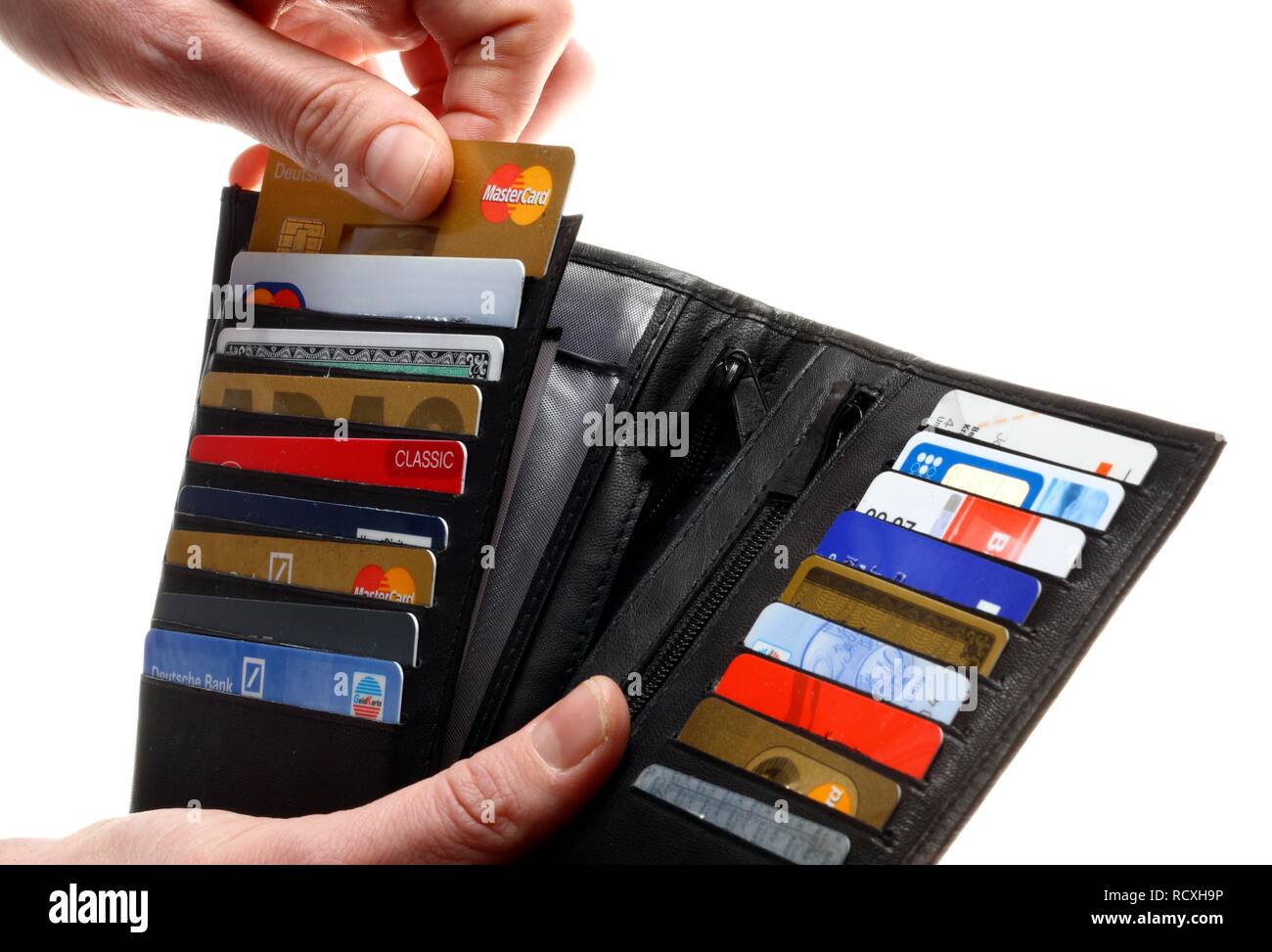 lento Bigote Desviación Billetera con tarjetas de credito fotografías e imágenes de alta resolución  - Alamy