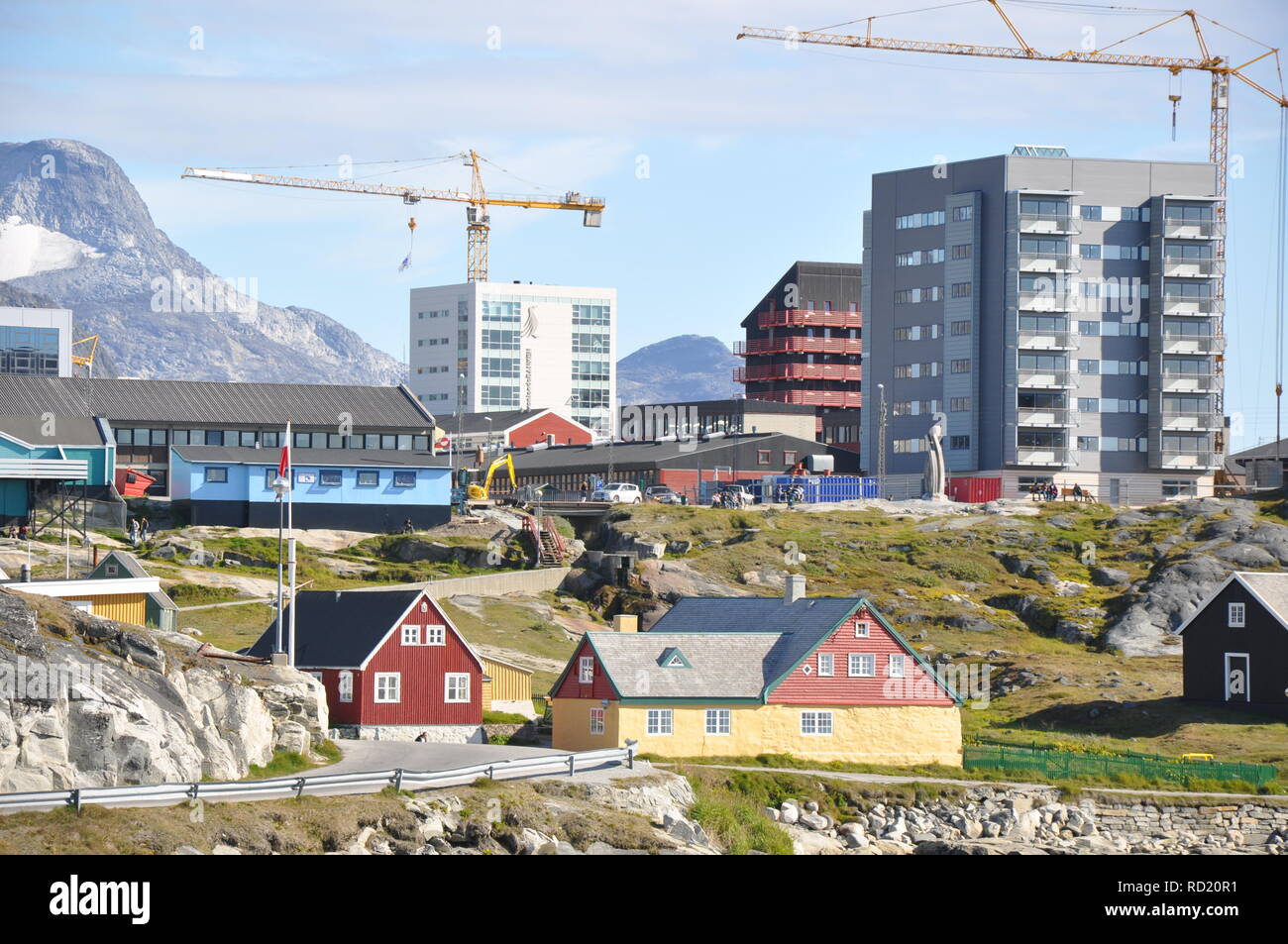Nuevas construcciones en groenlandés capital Nuuk Foto de stock