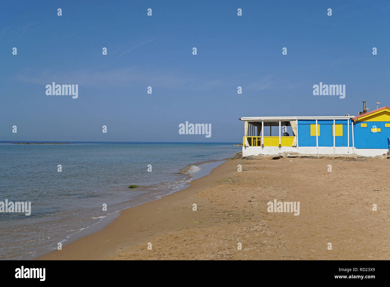 Restaurante del Inspector Montalbano en la playa de Punta Secca o Marinella Foto de stock