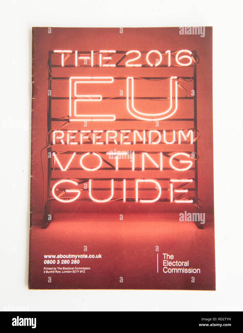 EU Referendum 2016 folletos producidos por el Gobierno británico y la Comisión Electoral antes de la votación Brexit el 23 de junio de 2016. Foto de stock