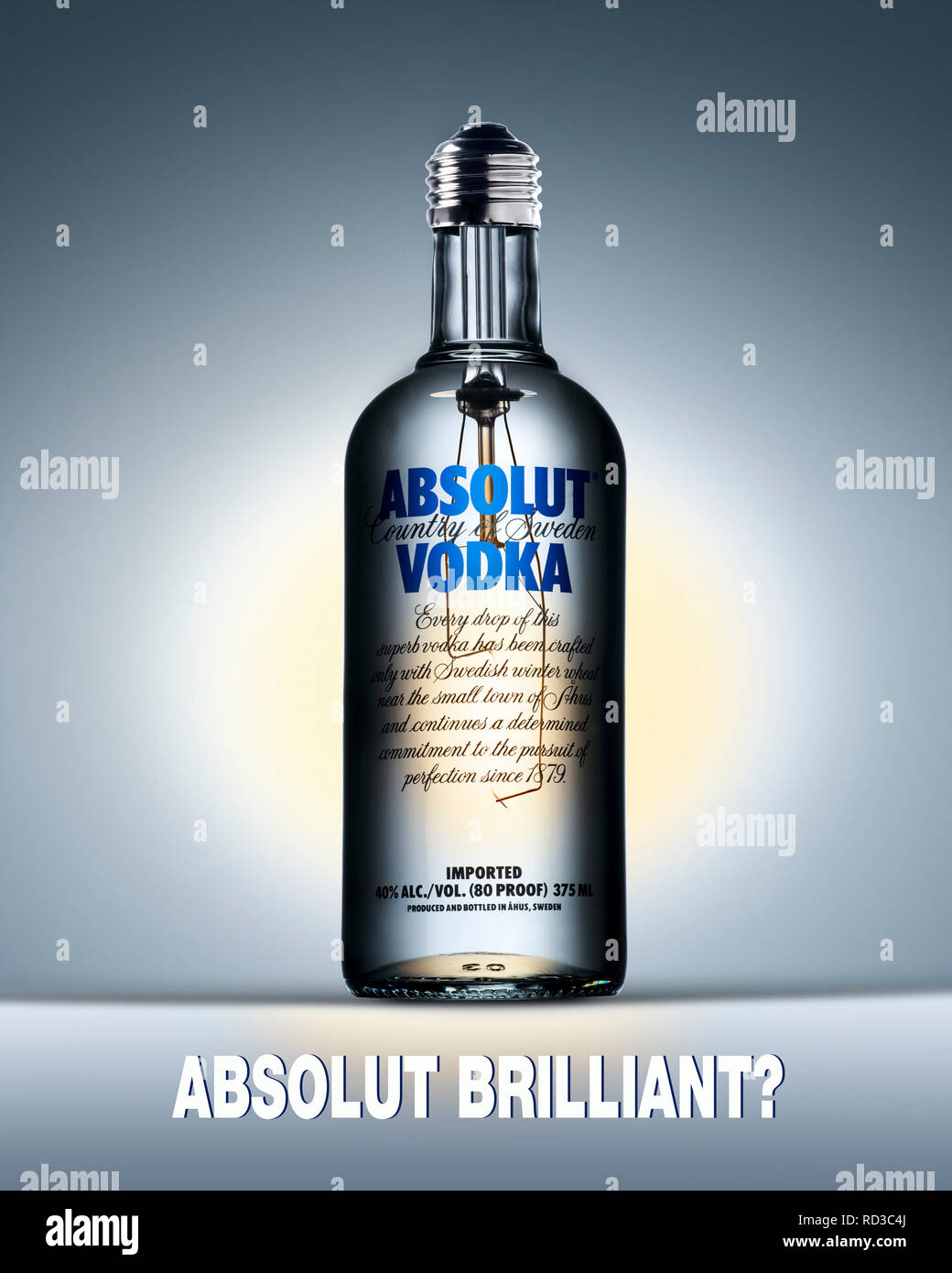 Anuncio de botella de Absolut Vodka, Foto de estudio Foto de stock