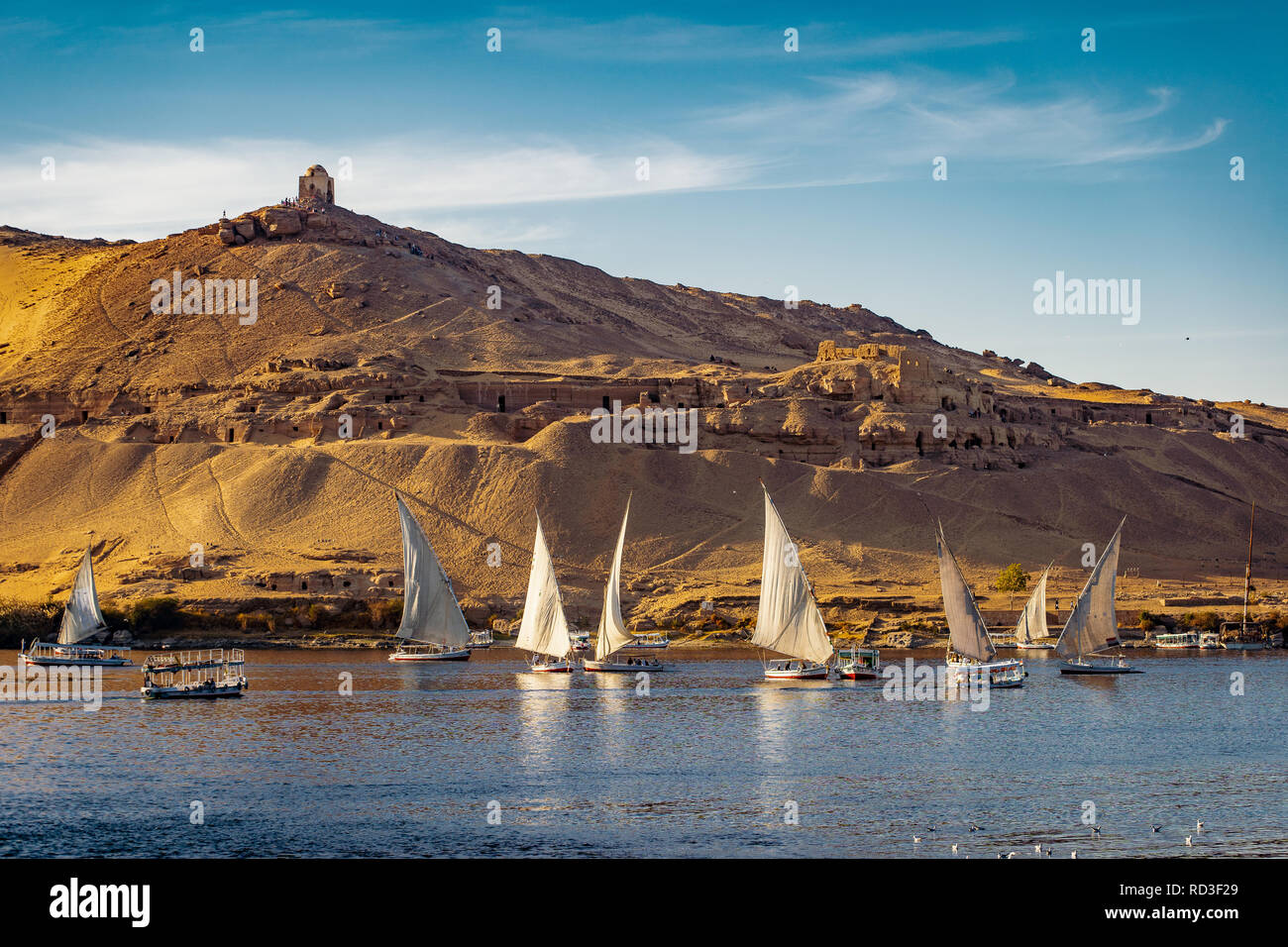 Luxor atardecer sobre el río Nilo Egipto Foto de stock