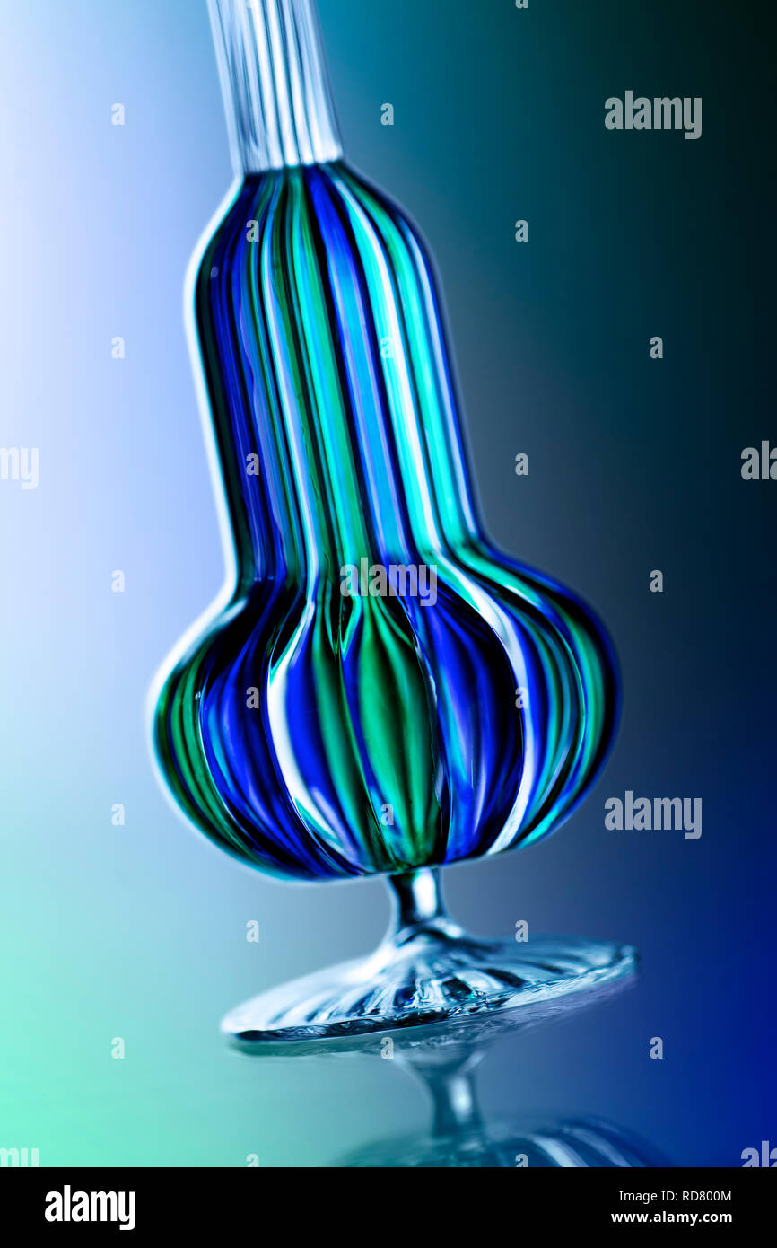 Ornamento De cristal azul y verde, Foto de estudio Foto de stock