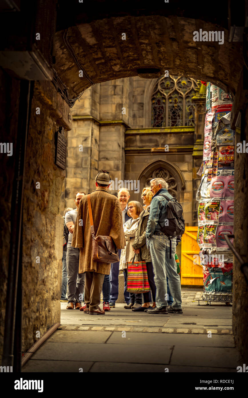 Europa, Großbritannien, Schottland, Edimburgo, Fringe, Stadtführung, Sherlock Holmes Foto de stock