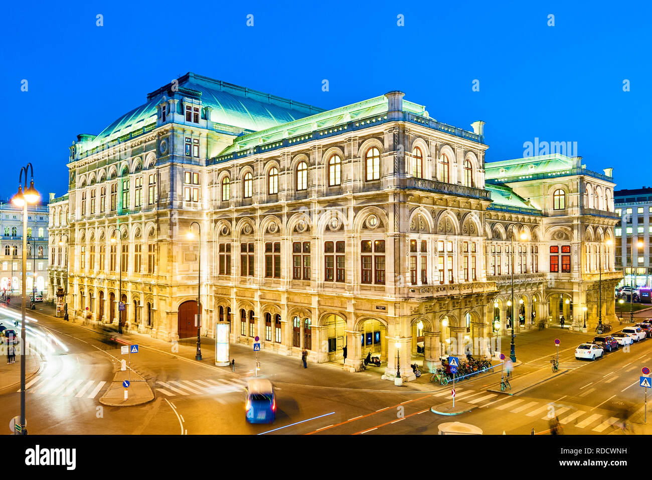 La Ópera Estatal de Viena, Wiener Staatsoper, Viena, Austria. Foto de stock