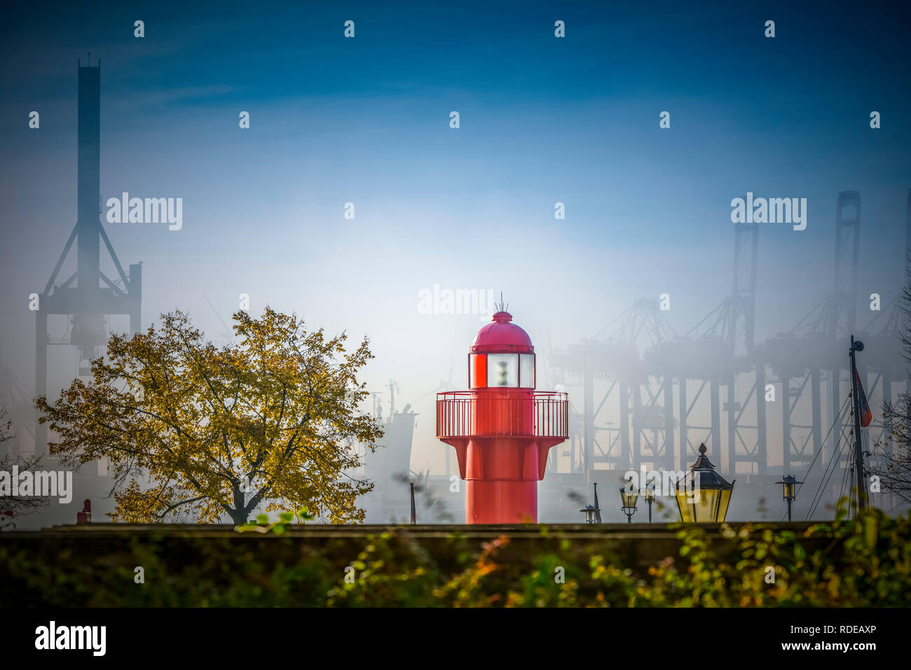 Deutschland, Hamburgo, Elba, Hafen, Övelgönne, Museumshafen, Leuchtturm, Pagensand Foto de stock