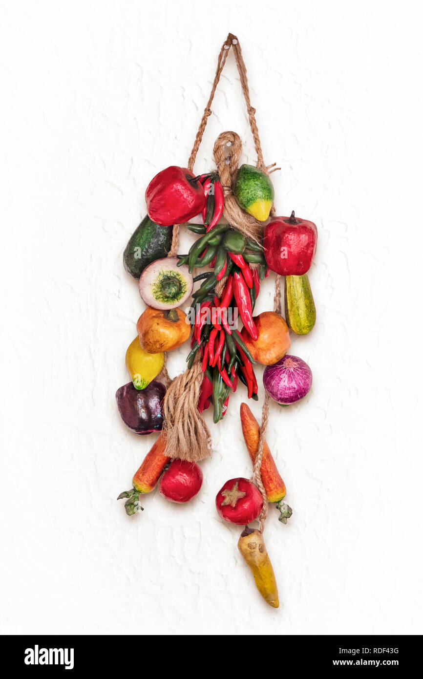 Papel mache mexicano frutas y verduras Fotografía de stock - Alamy