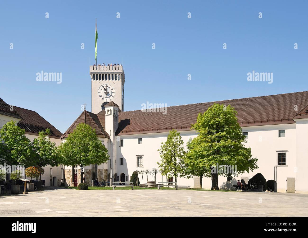El patio del castillo medieval, Ljubljana, Eslovenia Foto de stock