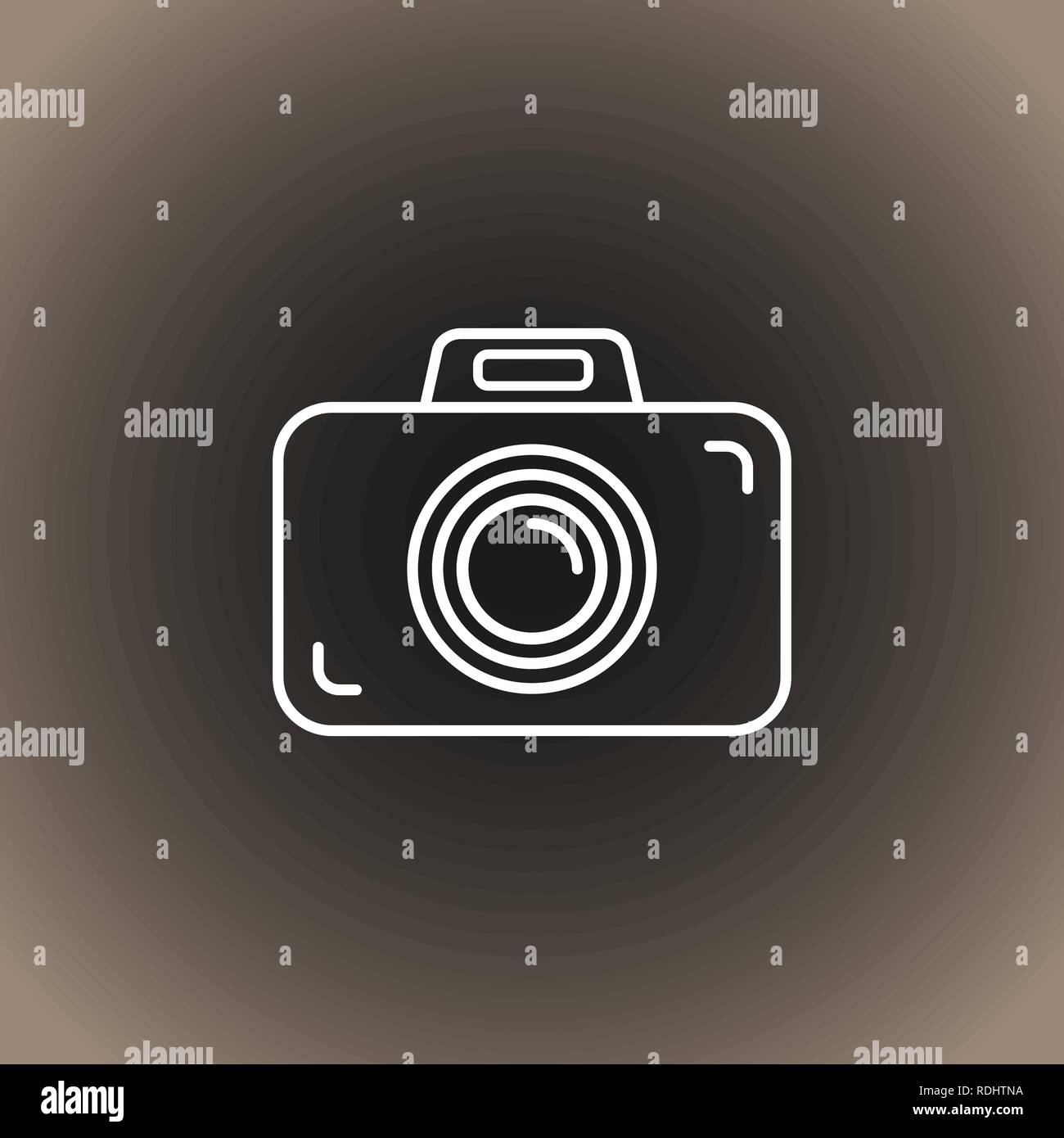 Icono de la cámara fotográfica de esquema en negro/gris oscuro y beige de fondo degradado. Ilustración vectorial EPS10. Ilustración del Vector
