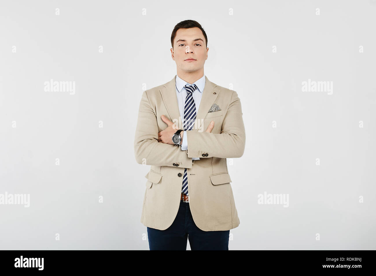 Beige blazer fotografías e imágenes de alta resolución - Alamy