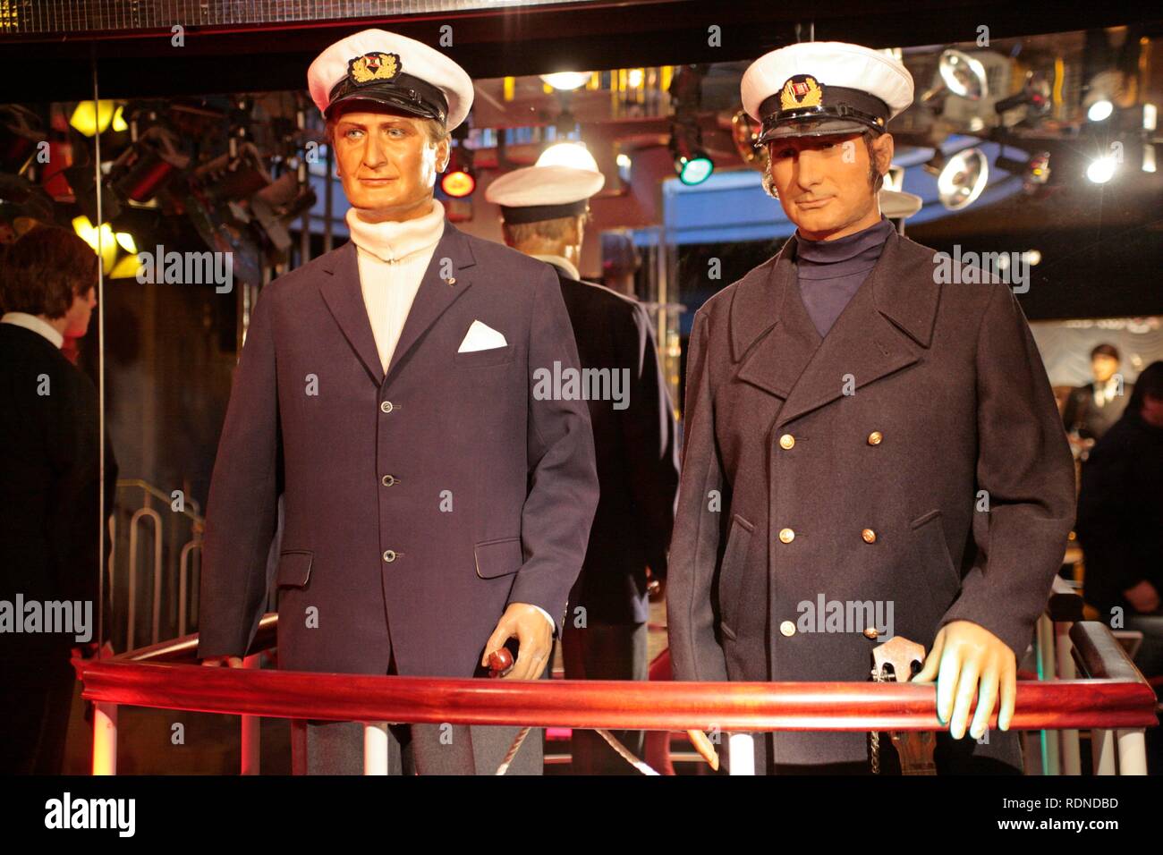 Figuras de Cera de Hans Albers y Freddy Quinn en el Panopticón wax museum en Hamburgo Foto de stock