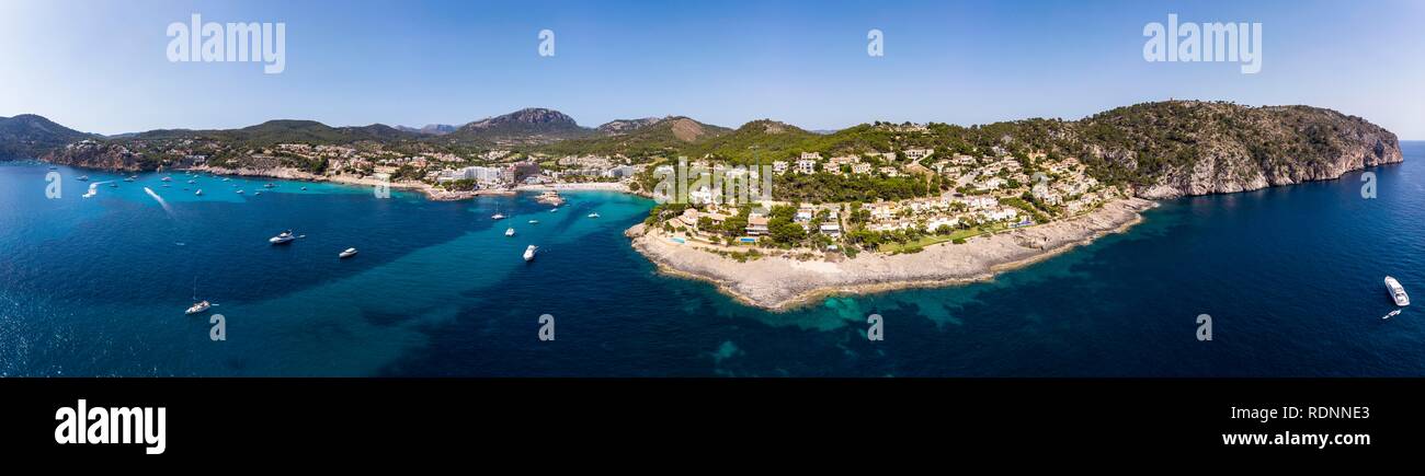 Panorama, vista aérea, Camp de Mar con hoteles y playas, Camp de Mar en Costa de la Calma, Mallorca, Islas Baleares, España Foto de stock