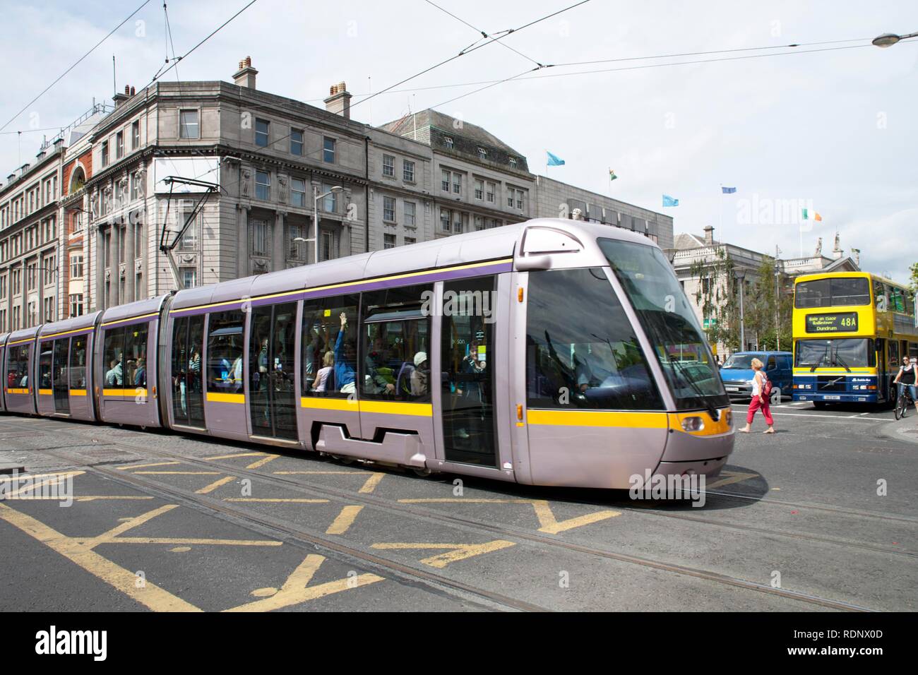 Tranvía Luas en O'Connell Street, Dublín, República de Irlanda, Europa Foto de stock