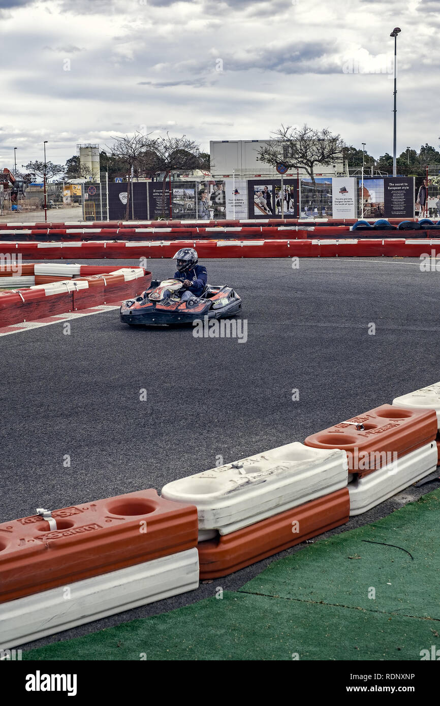 11202022 Lisboa Portugal : Caterham Festival Sport Karts Montando En La  Pista Imagen editorial - Imagen de vuelta, funcionamiento: 265061095