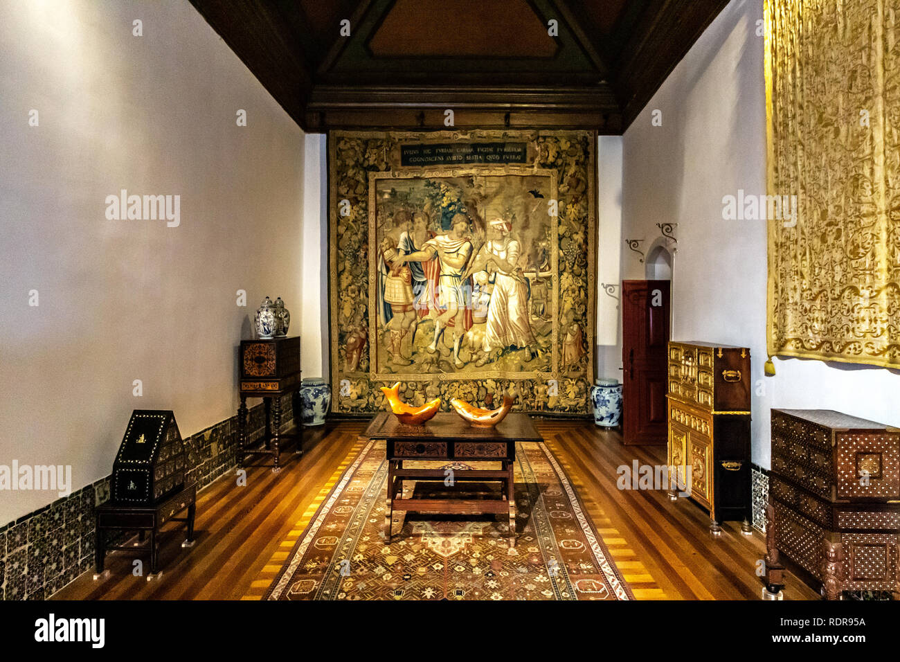 Palacio Nacional de Sintra, sala interior, Portugal Foto de stock