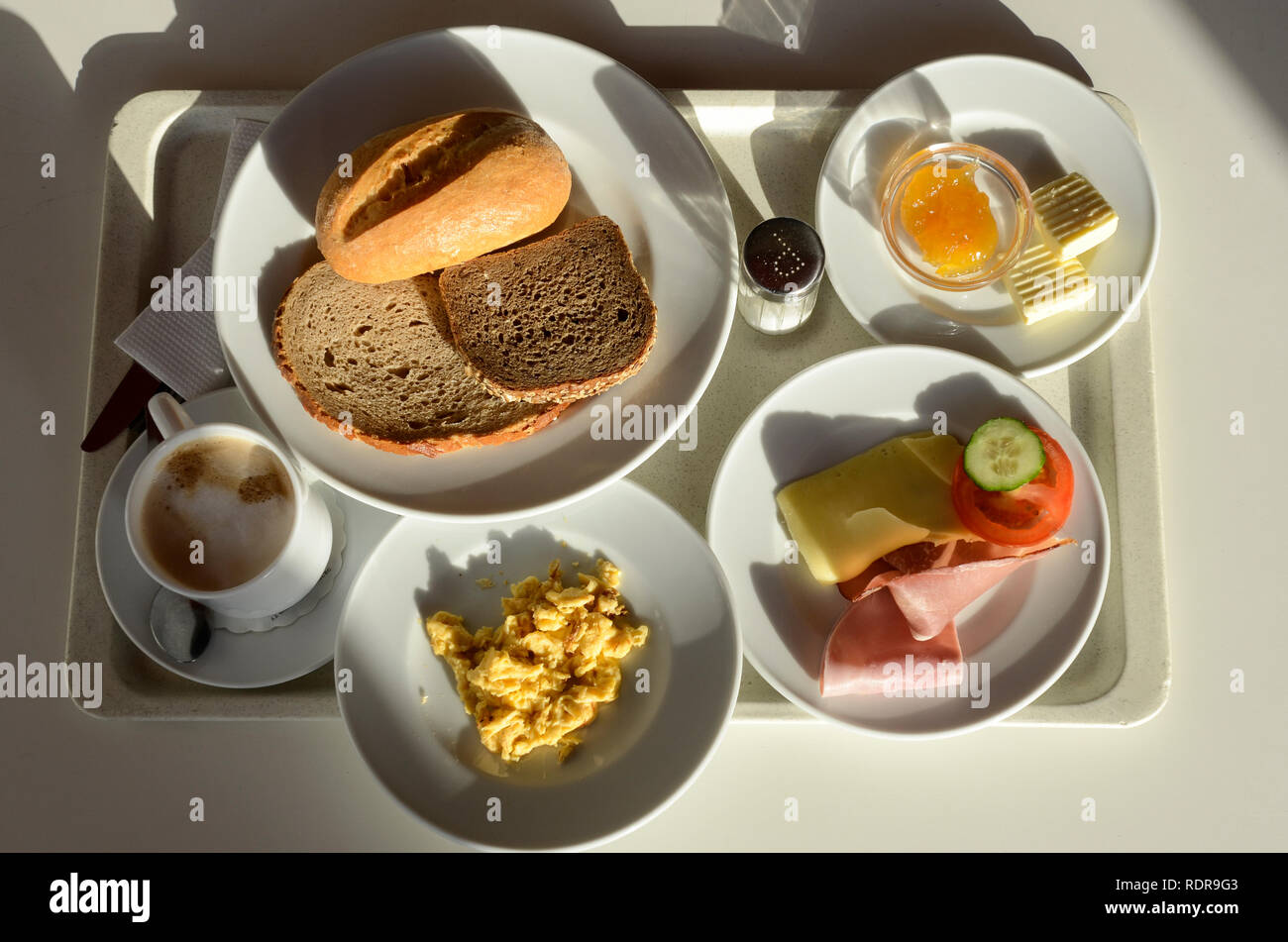 Alemania, Dessau, típico desayuno alemán antiguo Foto de stock
