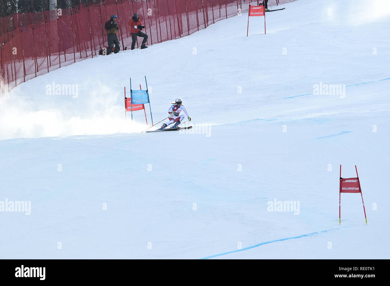 KILLINGTON, VT - 24 de noviembre: Andrea Ellenberger de SUI en el área después de finalizar la segunda carrera del slalom gigante en el Audi FIS de la Copa del Mundo de Esquí. Foto de stock