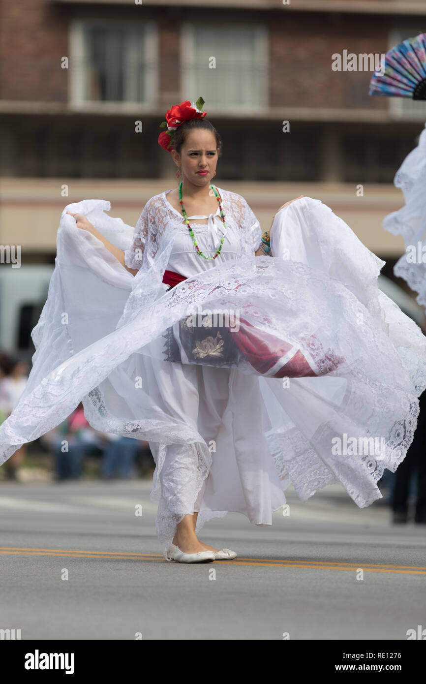 Ropa Tradicional Mexicana Fotos e Imágenes de stock - Alamy
