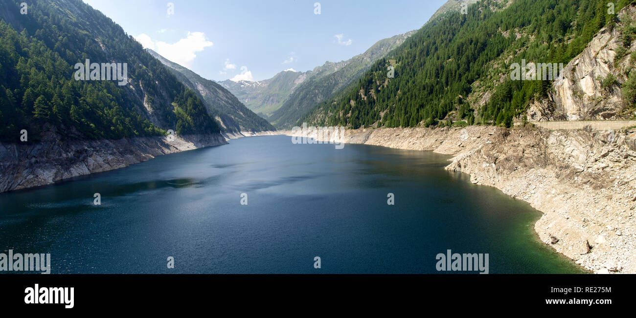 Vallemaggia, Suiza: Lago y represa Sambuco Foto de stock