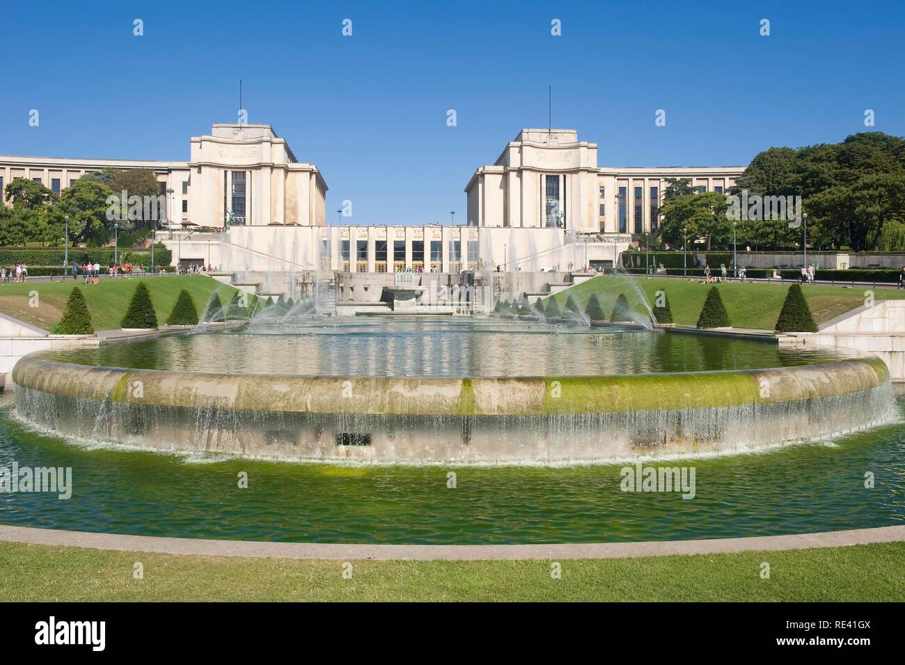 Fuentes de los jardines de Trocadero, París, Francia, Europa Foto de stock