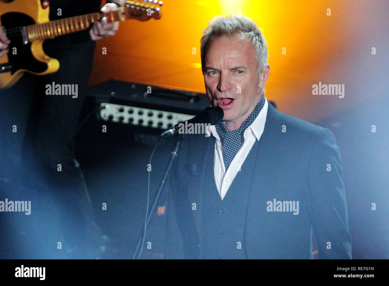 Sting en vivo en el Festival di Sanremo 2018 Foto de stock