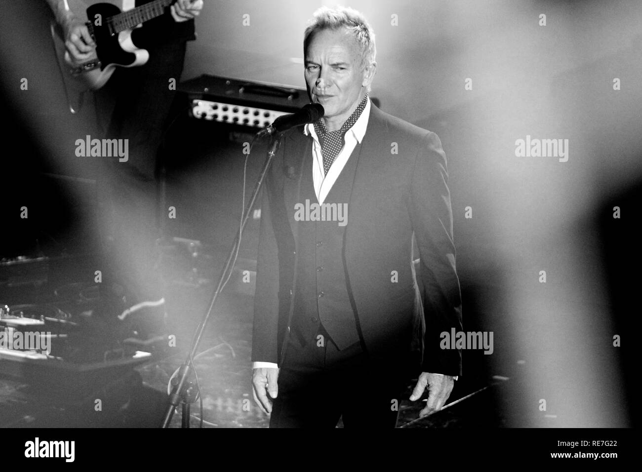 Sting en vivo en el Festival di Sanremo 2018 Foto de stock