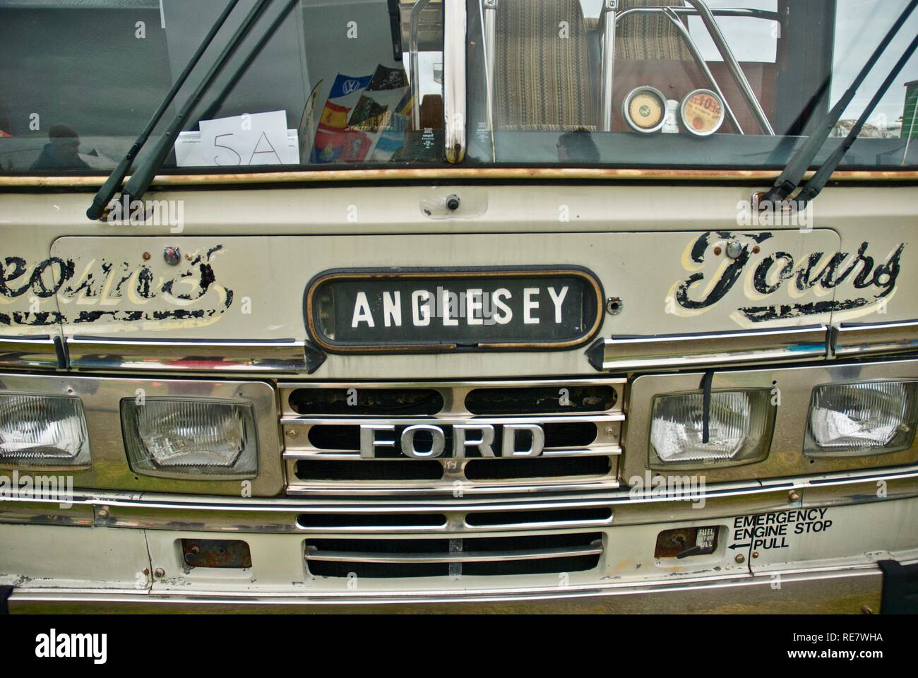 Entrenador de Ford en el Anglesey Vintage Rally, Anglesey, Norte de Gales, Reino Unido, mayo de 2015 Foto de stock