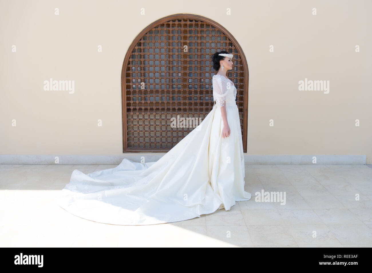 Vestido De Cuento De Hadas Considerar Las Cosas Para La Boda En El Extranjero Adorable Novia