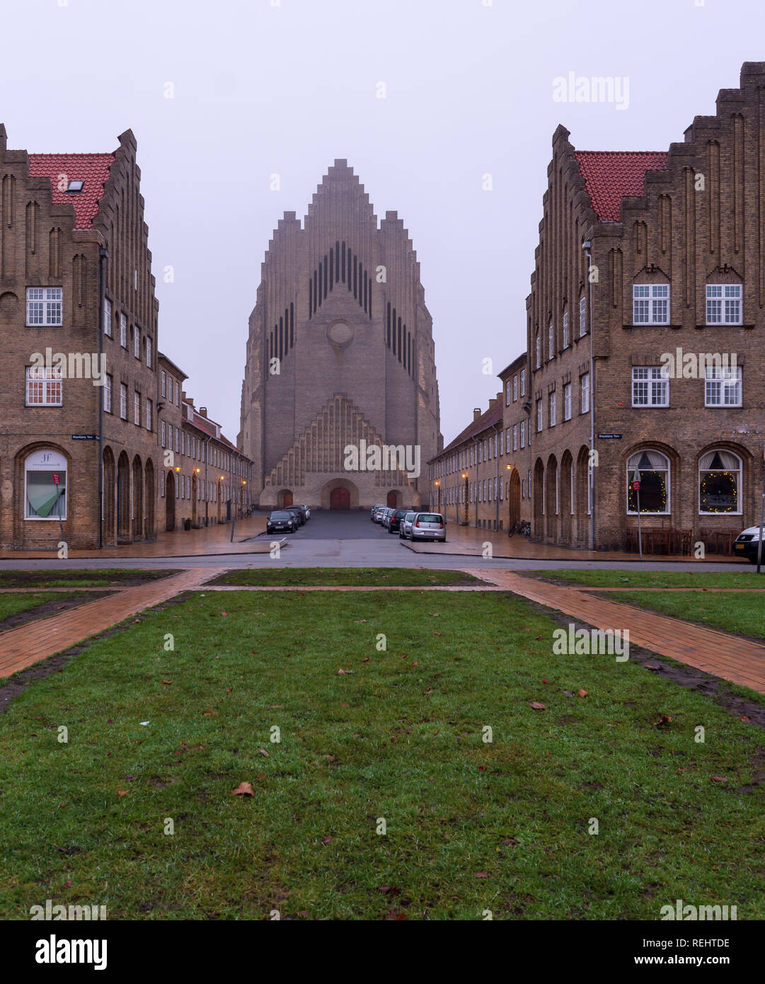 Bella y majestuosa iglesia Grundtvigs Copenhague Dinamarca con una arquitectura única Foto de stock