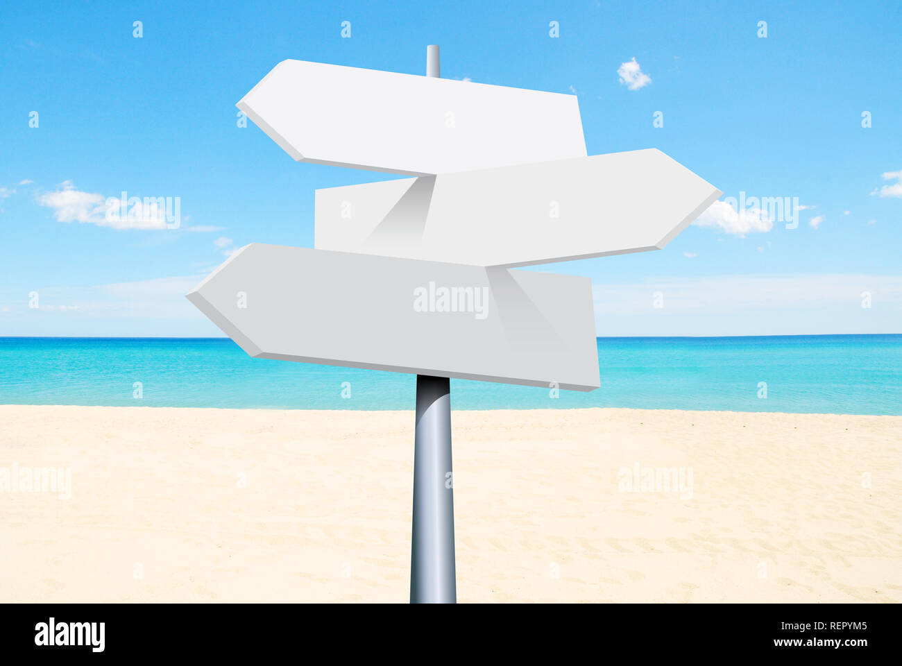Opciones de destinos de viajes de verano. Señal de carretera dirección con flechas en la playa y el mar Foto de stock