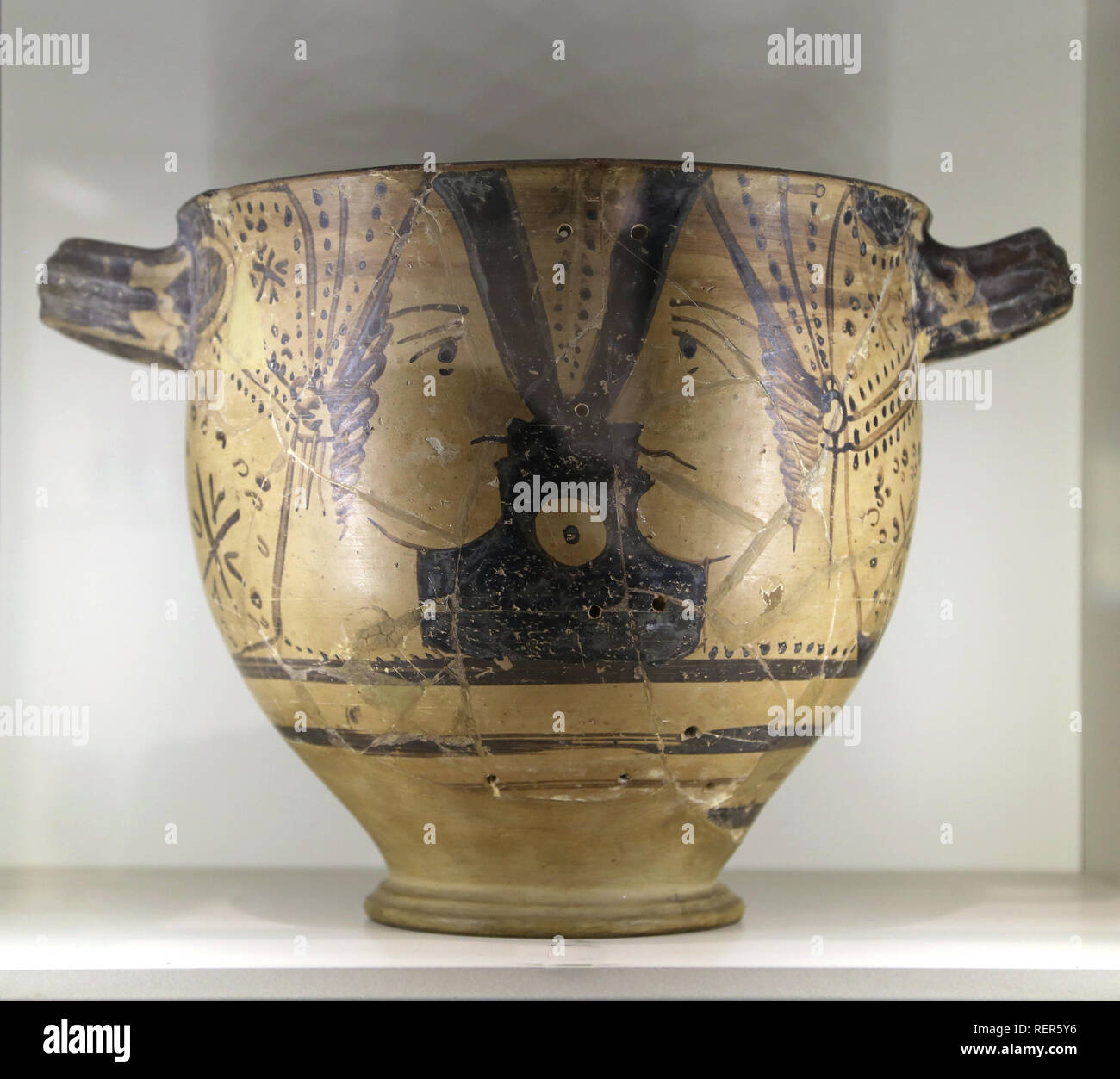 Cerámica etrusca fotografías e imágenes de alta resolución - Alamy
