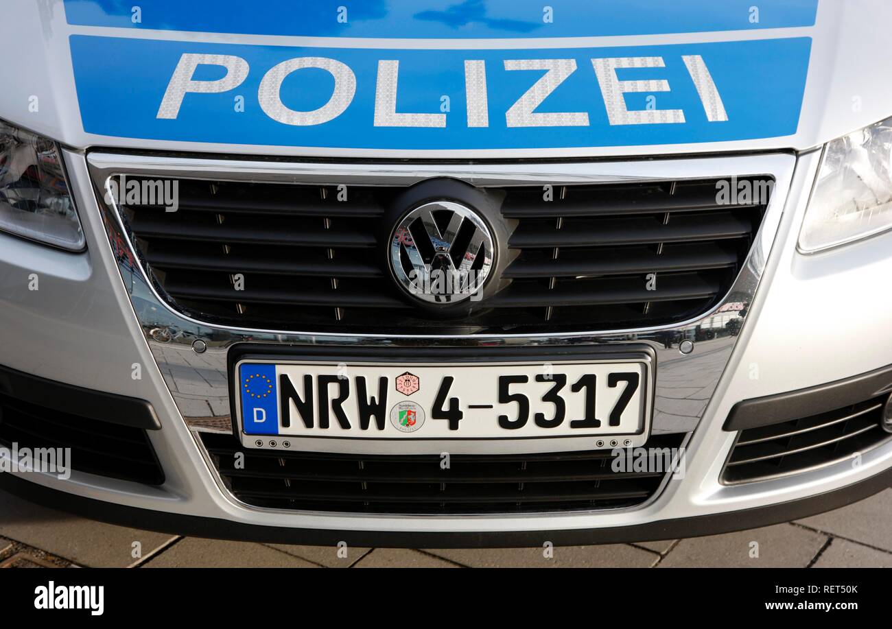 Azul nuevo coche policial para la policía de North Rhine-Westphalian, Dusseldorf, Renania del Norte-Westfalia Foto de stock