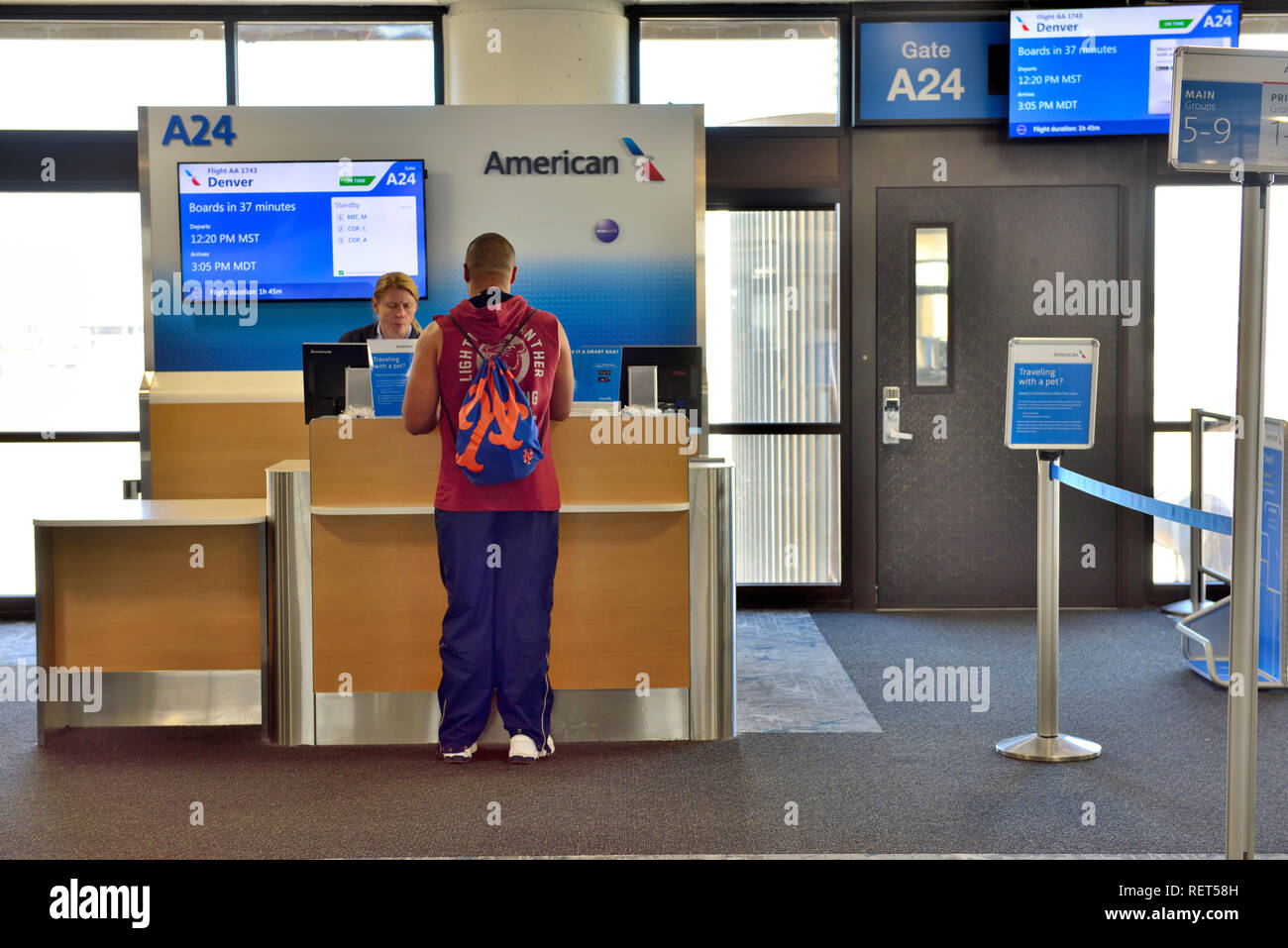 American Airlines Counter Fotos e Imágenes de stock - Alamy