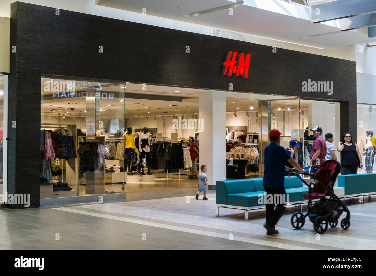 Septiembre 1, 2017 Milpitas/CA/USA - escaparate de H&M en gran Mall, el  área de la bahía de San Francisco Fotografía de stock - Alamy