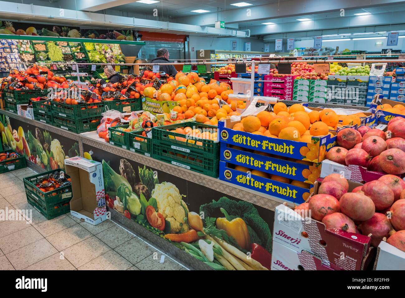 Fruta en las cajas de los supermercados, Munich, la Alta Baviera, Baviera, Alemania Foto de stock