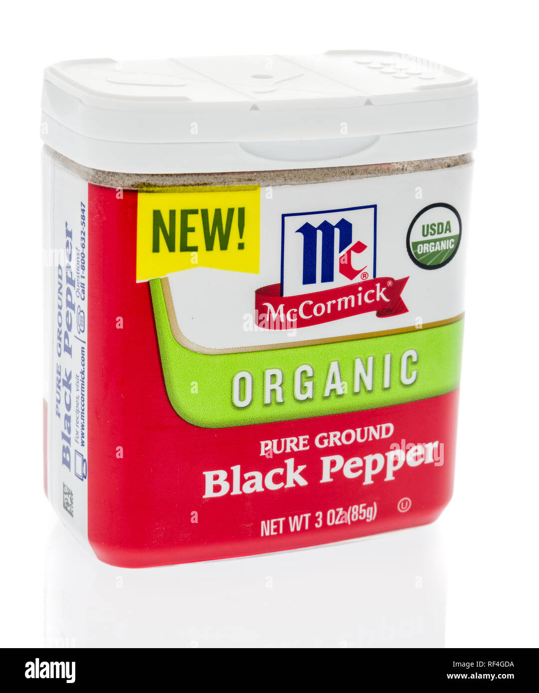 Winneconne, WI - 11 de enero de 2019: un paquete de McCormick organic pure pimienta molida en un fondo aislados. Foto de stock