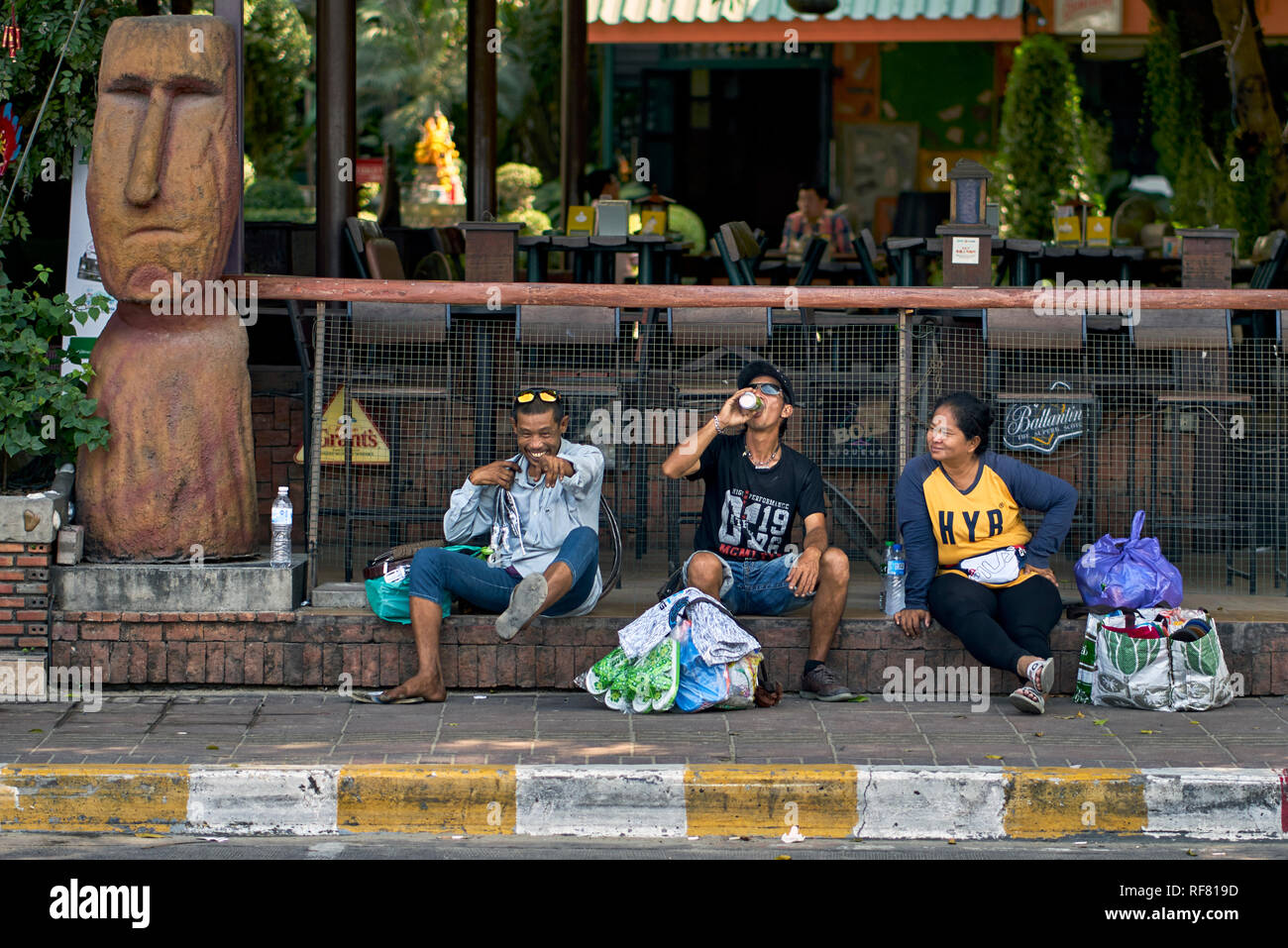 Tailandia los vendedores ambulantes. Feliz tailandeses. Fotógrafo atrapados en el acto Foto de stock