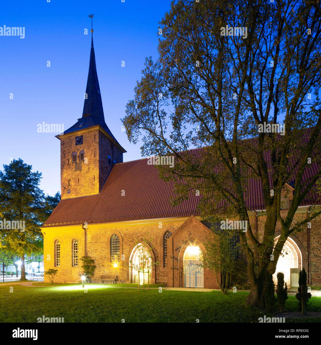 Iglesia Protestante de Santa María Magdalena, Bad Bramstedt, Schleswig-Holstein, Alemania Foto de stock
