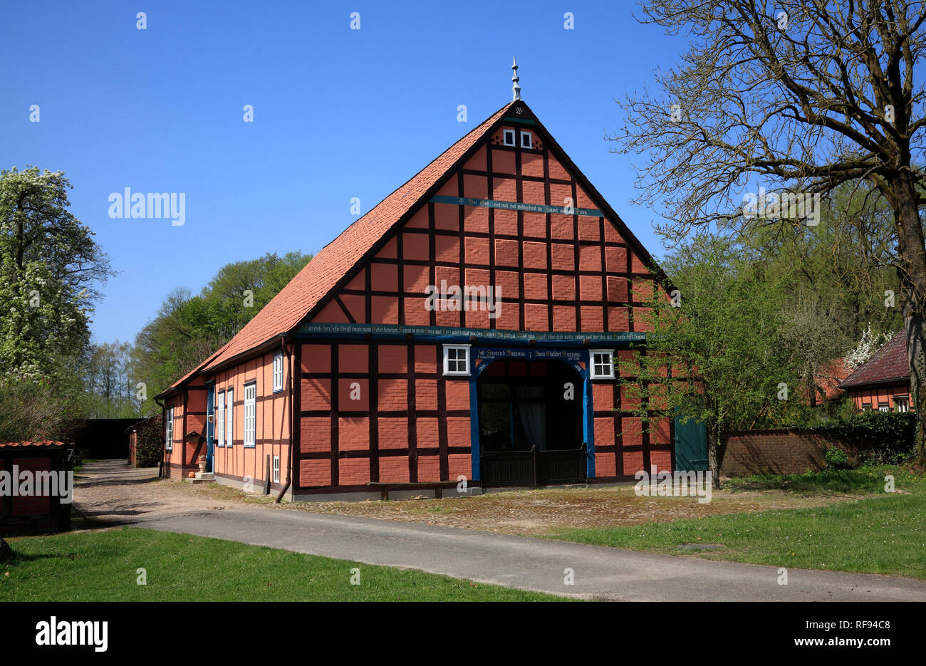 Casa de bastidor en la aldea (redonda), Lübeln Rundling Wendland, Baja Sajonia, Alemania, Europa Foto de stock