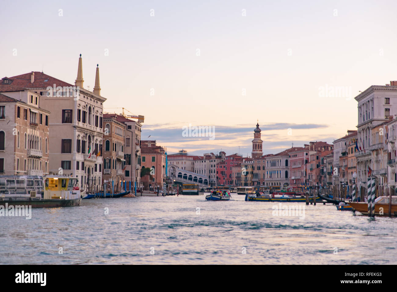 El Gran Canal, la principal vía fluvial de Venecia, Italia Foto de stock