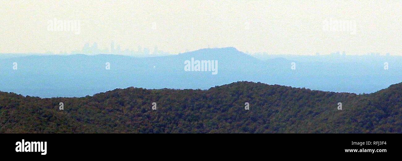 Atlanta y Sawnee Mountain Vista desde Bald. Foto de stock