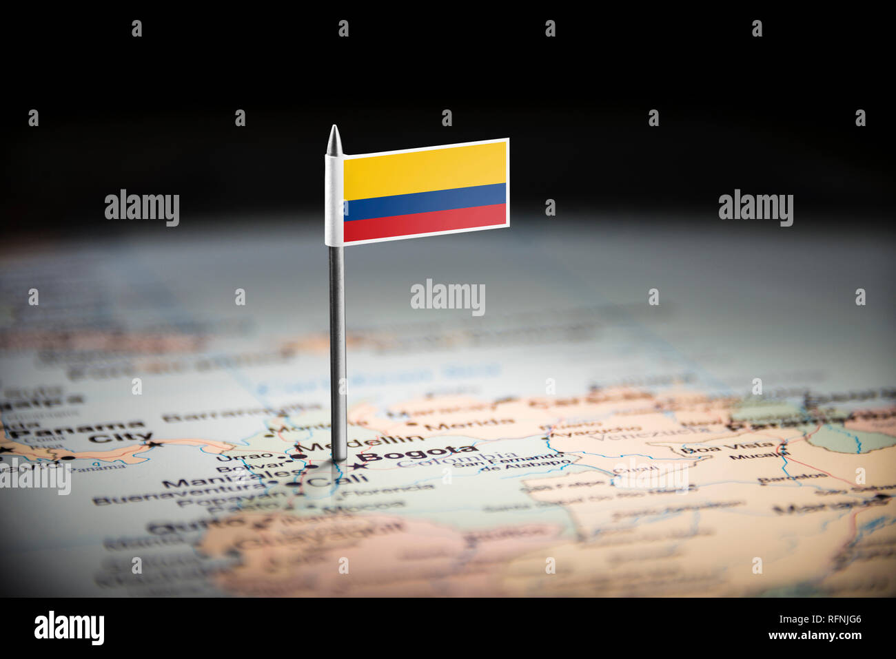 Mapa de colombia con bandera fotografías e imágenes de alta resolución