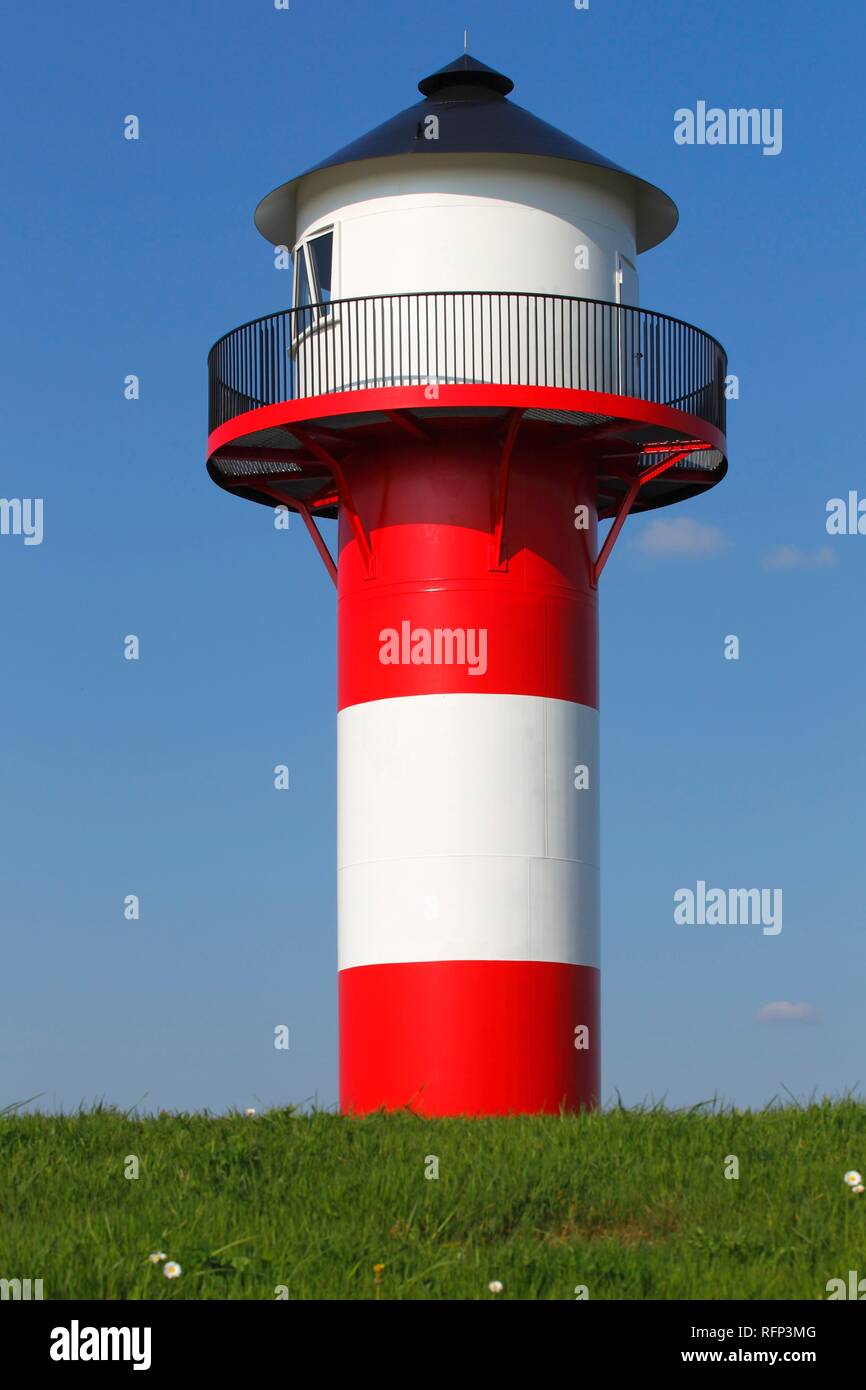 Somfletherwisch Lighthousehouse, luz delantera, en el Elba Dyke, Lühe, Altes Land, distrito de Stade, Baja Sajonia, Alemania Foto de stock