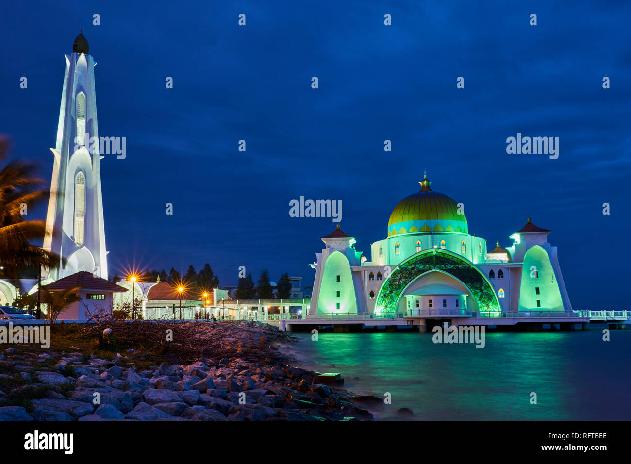 Mezquita de Selat Melaka, Malacca, Malacca, Malasia, Sudeste Asiático, Asia Foto de stock