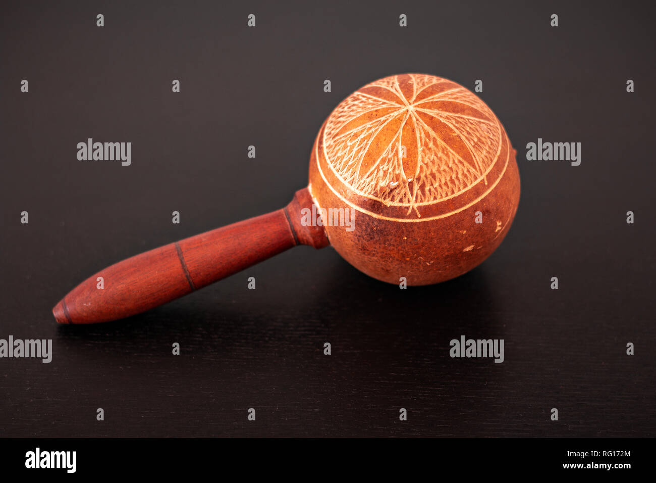 Maracas cubanas. Instrumento musical tradicional hecha de materiales naturales Fotografía de
