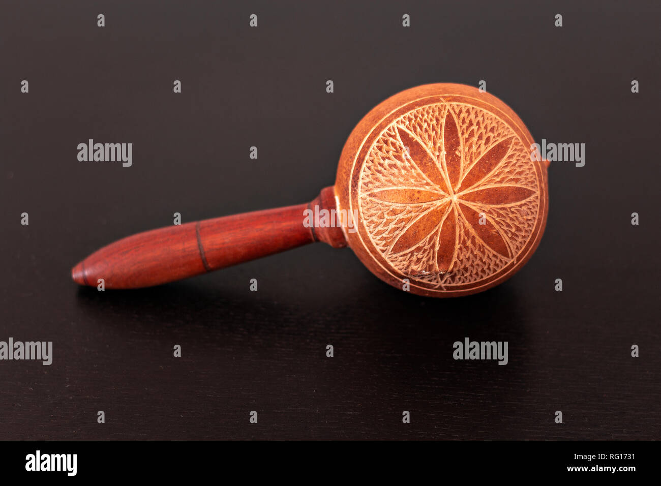 Maracas cubanas. Instrumento musical tradicional hecha de materiales naturales Fotografía de
